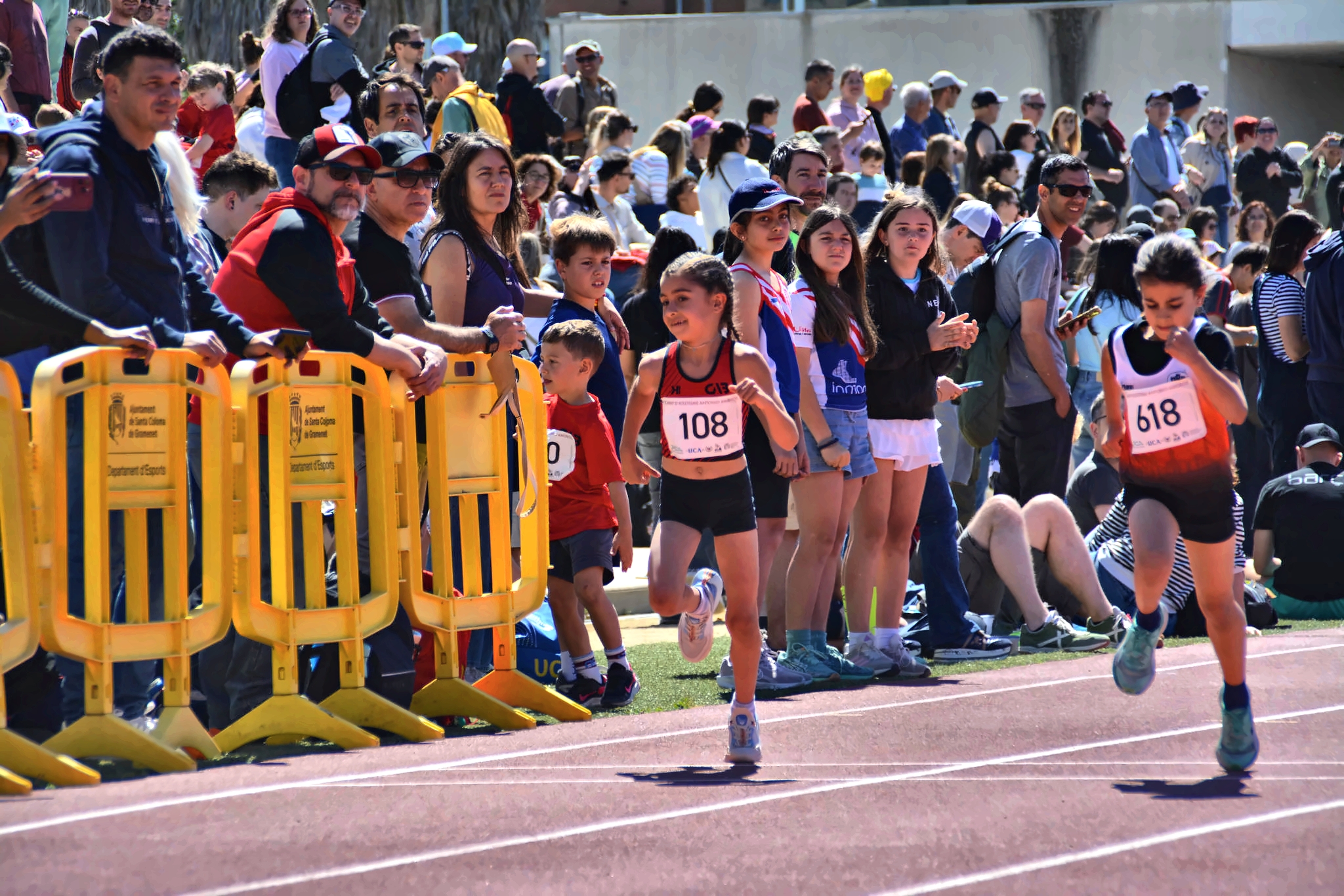 Club Atletisme Badalona - Escola